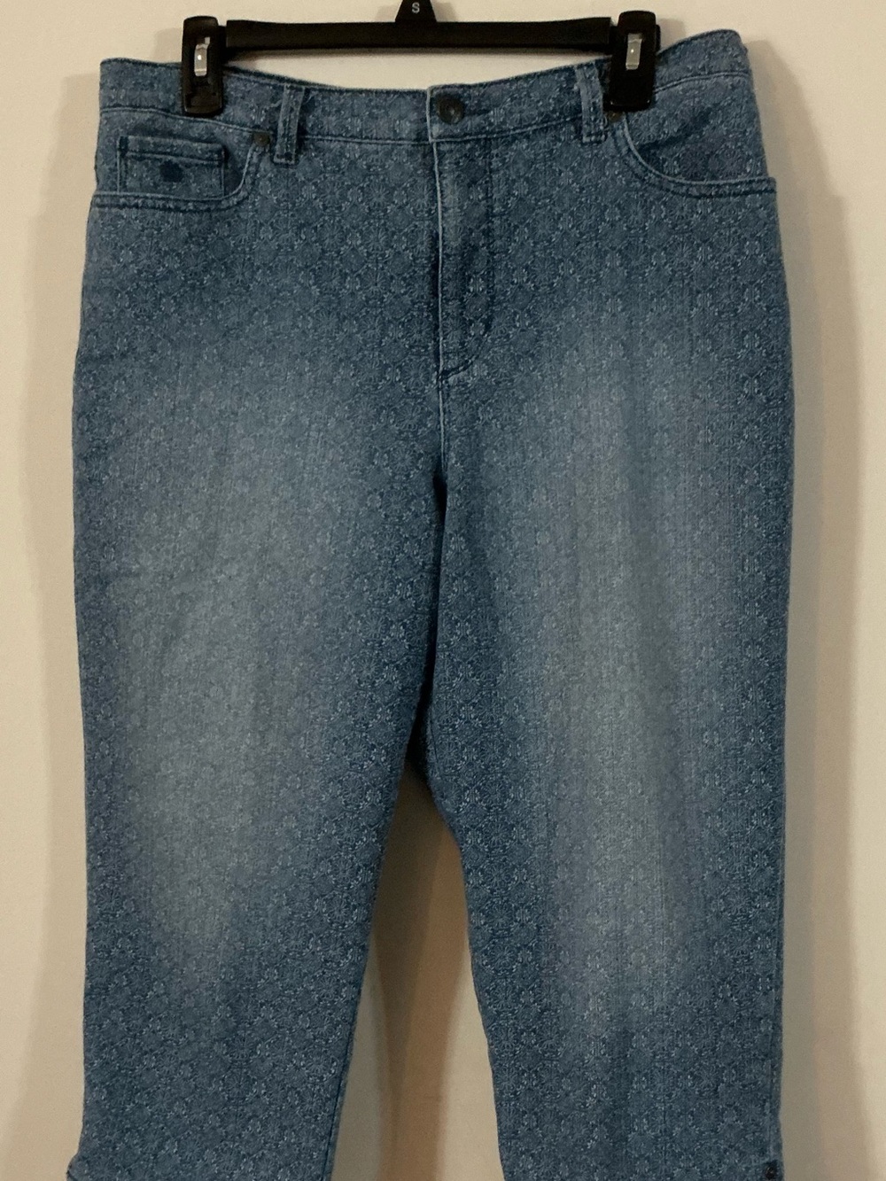 Lot Of Gloria Vanderbilt Amanda Capris- Size 12- Blue, Mauve, White - Picture 5 of 10
